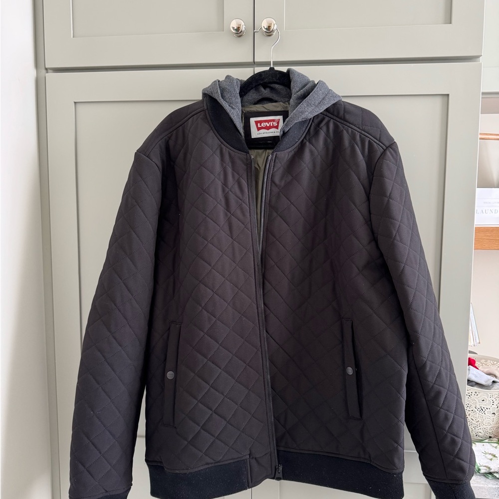 Levi's Black Quilted Puffer Jacket male like new